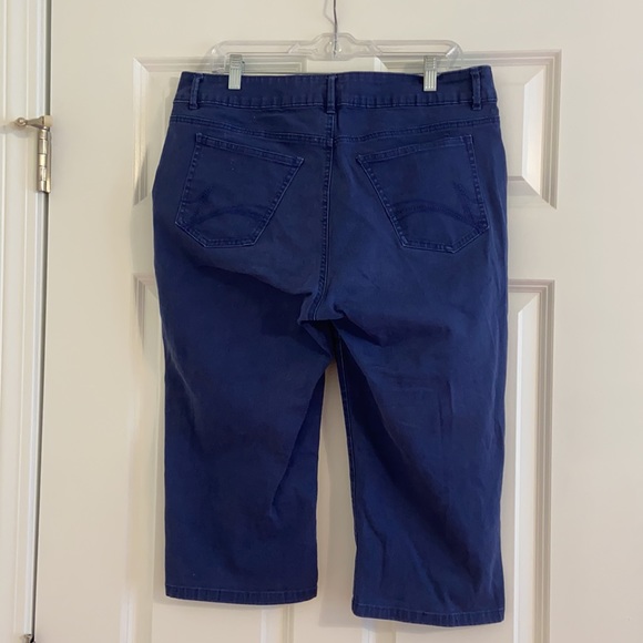 Riders by Lee Capri Jeans - Picture 5 of 8